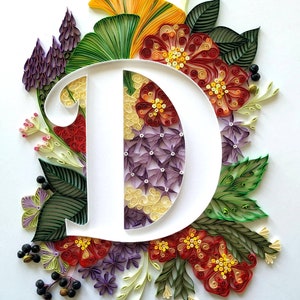 Regalo de carta personalizado, letra D floral, arte de quilling enmarcado