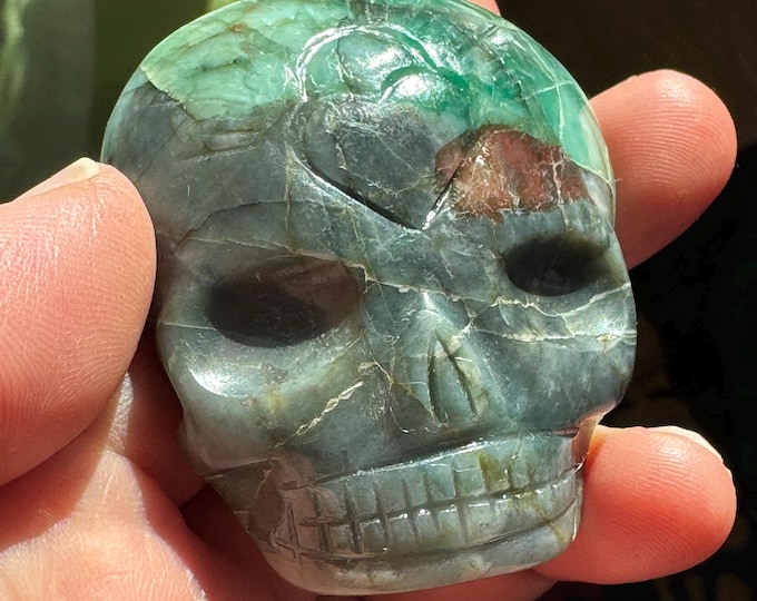Leandro De Souza Emerald Palm-sized Crystal Skull