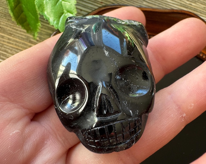 Small Green Tourmaline Leandro De Souza Palm Skull