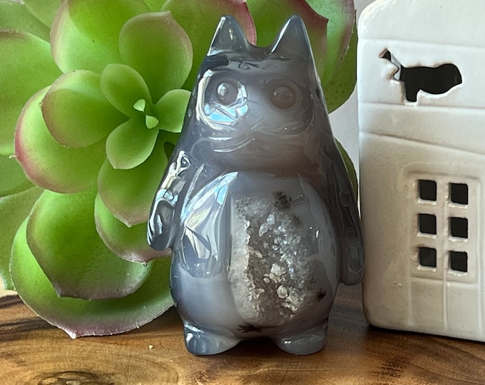 Adorable Druzy Agate Totoro Carving #2