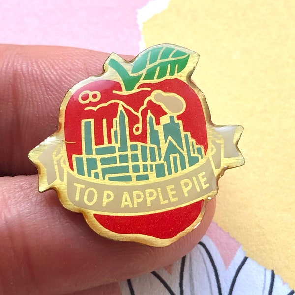 Pin's vintage New York “top apple pie” la grosse pomme, drapeau américain, slogan, badge américain Etat Unis métal funky, épinglette