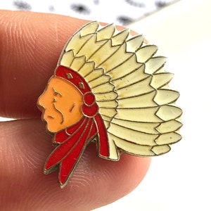 Pin's Indian Chief Comics, native american chief, cartoon, Pin's vintage 80s 90s, juweel badge emaille pin rock funky grunge