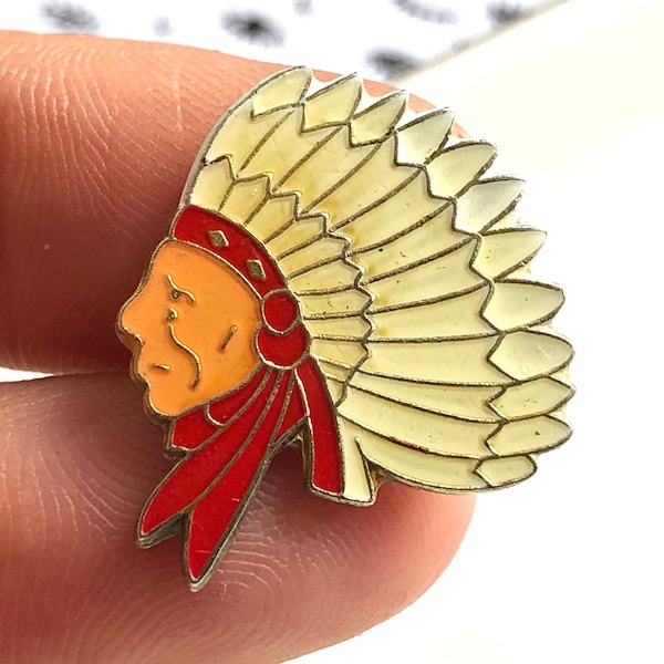 Pin's Indian Chief Comics, native american chief, cartoon, Pin's vintage 80s 90s, jewel badge enamel pin rock funky grunge