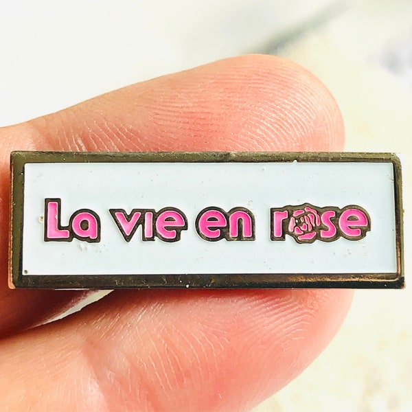 Vintage slogan pins "La vie en rose" in French love, heart, very cool slogan, funky rock&roll metal brooch, badge pin