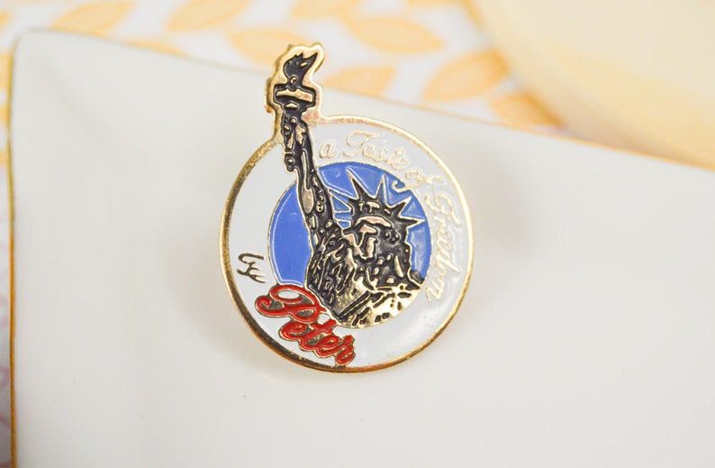 slogan a Taste of Freedom by Peter american badge United States metal funky rock /& roll Vintage statue of liberty pin badge pin