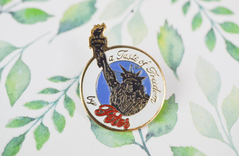 slogan a Taste of Freedom by Peter american badge United States metal funky rock /& roll Vintage statue of liberty pin badge pin