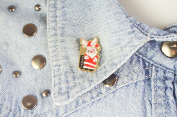 Vintage Duracell Santa Claus Bunny Pin, Christmas… - image 3