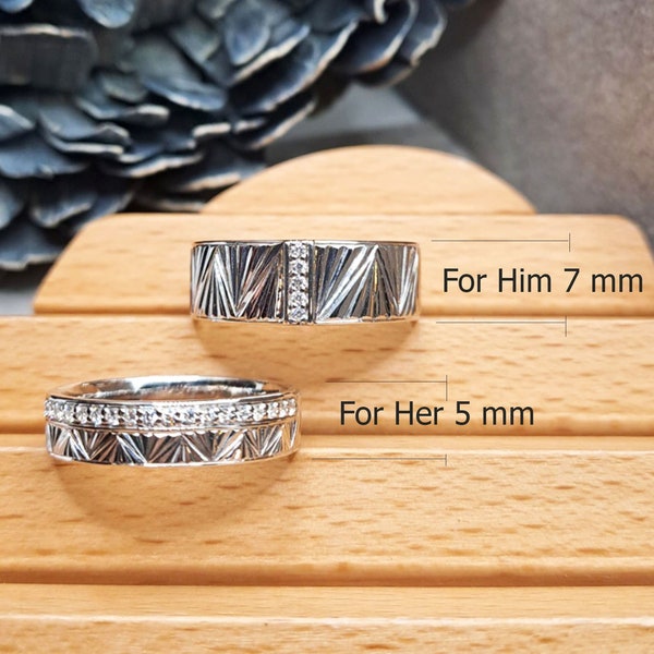 Solid Gold Wedding Bands Set | Handmade wedding rings set in engraving style | His and Hers Wedding Bands Set 5mm, 7mm,