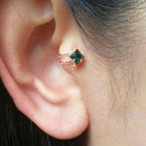 Tragus earring,Swarovski crystal,Emerald color,Rose gold plated, Cartilage earrings, ear cuffs no piercing, fake ear cuffs, tragus jewelry