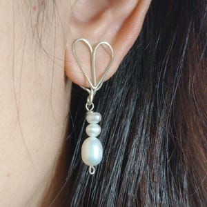 Pearl clip earrings,pearl clip earrings stud,freshwater pearl earrings,Dangling earrings ,bridesmaid earrings,non pierced ears earrings