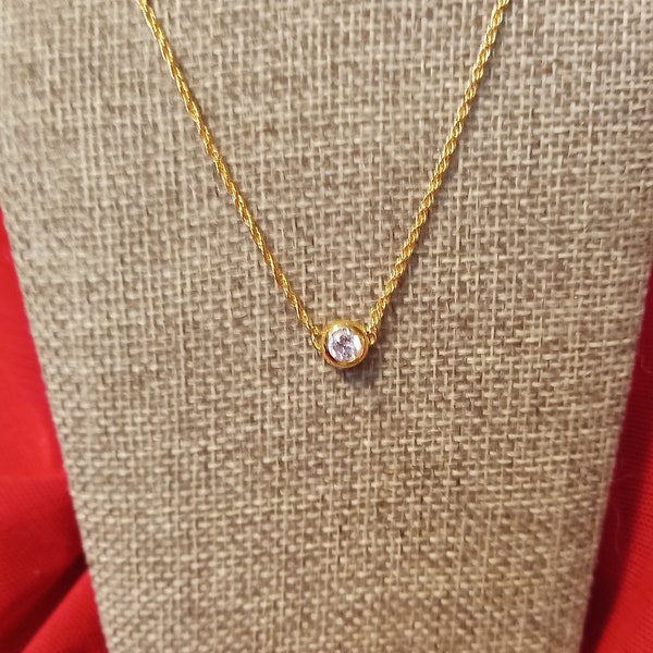 Single stone simulated diamond necklace Valentine gifts Avon diamond style necklace on Singapore chain new unworn vintage Avon jewelry