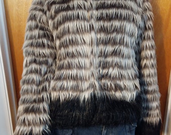 Faux fur jacket fall fashions black and white striped faux fur jacket Yoki of New York jacket fur fashion jacket ladies medium jacket