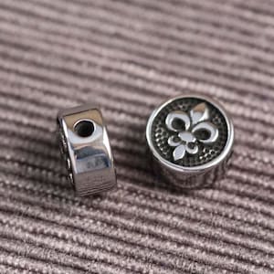 Cuentas espaciadoras de metal antiguo con forma de flor de lis de acero inoxidable 304, 2 piezas por pedido, 10,3 mm x 6 mm, orificio de 1,8 mm, diámetro 11