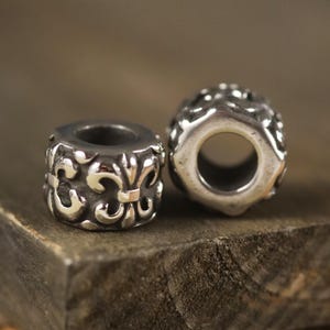 304 Stainless Steel Fleur-de-Lis Antique Silver Metal Spacer Bead 2 Pieces per Order 8.7mm x 6.5mm Hole 4.5mm D58l