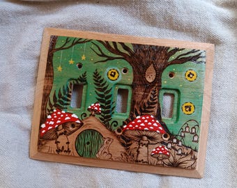 Lichtschalterabdeckung aus Holz gebrannt und von Hand bemalt, Pilz funktionale Kunst Wohnkultur