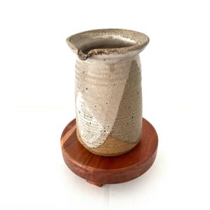 Jarra/florero de cerámica artesanal / Firmado
