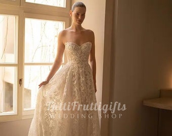 Luxury Lace A-Line Wedding Dress - Elegant Bridal Gown ,Classic Floral Lace A-line Wedding Dress For The Modern Bride ,Designer Bridal Gown