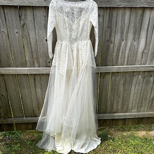 Vintage 60s 70s Lace Long Sleeve Wedding Gown Wedding Dress Ivory