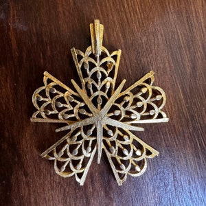 Vintage Goldtone Ornate Large Pendant 5 Point Cross Star Estate Piece costume adornment