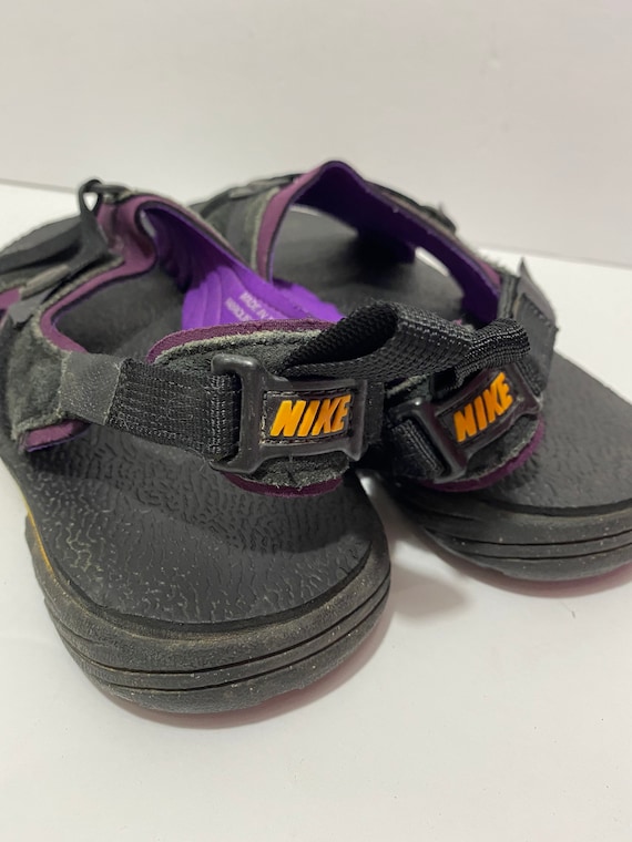 Womens Vintage Nike Neoprene Size 9 -