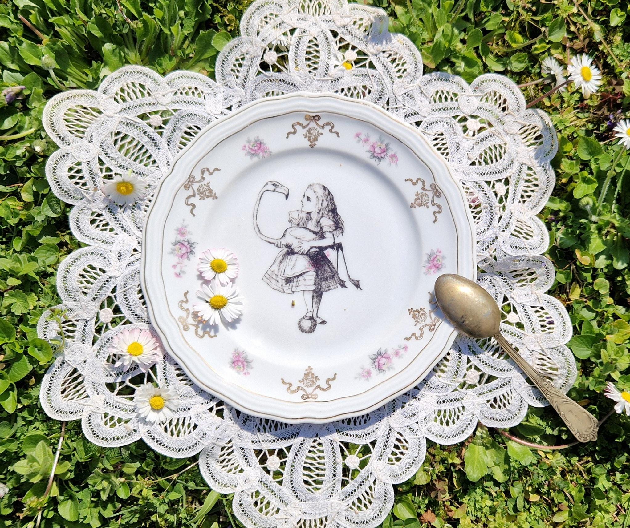 美品・未使用　不思議の国のアリス　ヴィンテージプレート3枚　デザート皿1枚 お皿 4枚セット ヴィンテージ 不思議の国のアリス ラケル