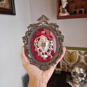 Antique Italian Ex voto Votive Sacred Heart Milagro Curved Glass