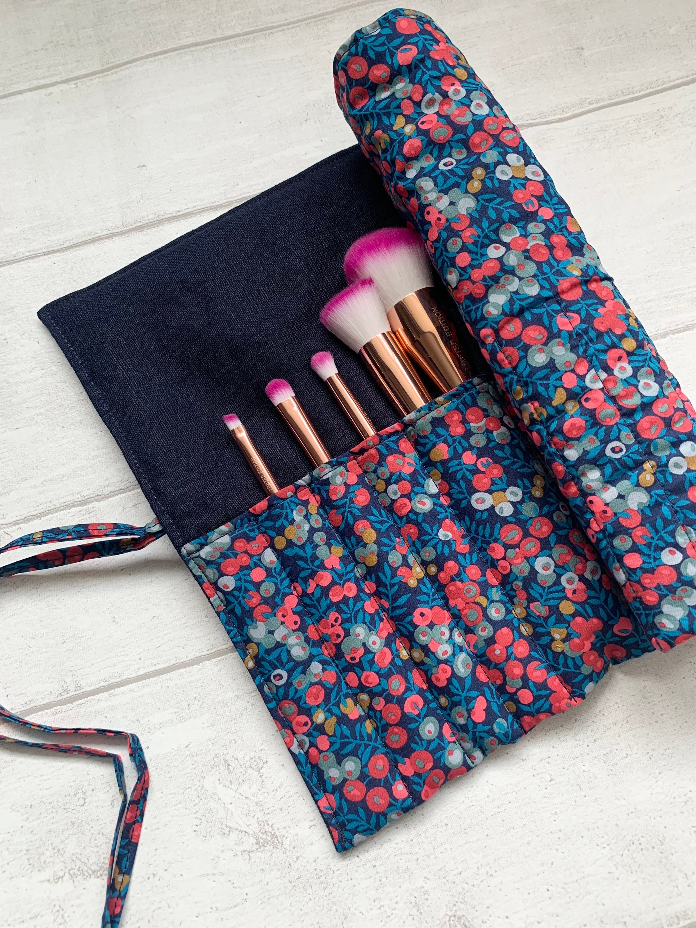 Mape el rollo de cepillo en la tela Liberty of London y la | Etsy