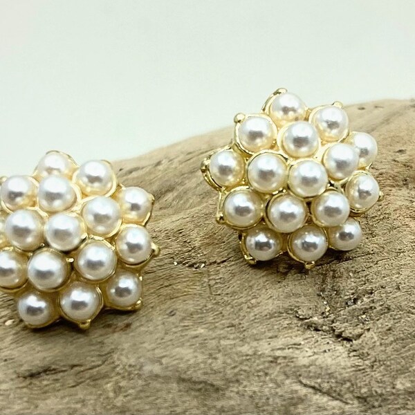 Cluster Pearl Earrings, Bridal Pearl Earrings, Wedding Pearl Earrings, Bridesmaid Gift, Cluster Pearl Stud, Beaded studs, Graduation Gift