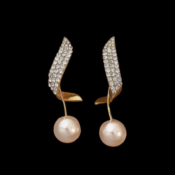 Freshwater pearl and diamond and drop earrings, CZ and pearl drop wedding earrings, Bridal pearl earings, Bridesmaid Gift