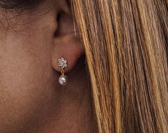 Boucle d'oreille perle en or 18 carats, boucles d'oreilles fleur et perle CZ, boucle d'oreille perle zircon cubique, cadeau de demoiselle d'honneur