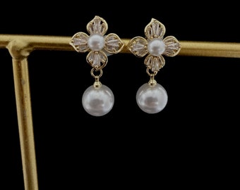 Boucles d'oreilles pendantes en perles de fleurs, Boucles d'oreilles pendantes en perles, Boucles d'oreilles de mariée en perles, Cadeau de demoiselle d'honneur, Boucle d'oreille pour une occasion