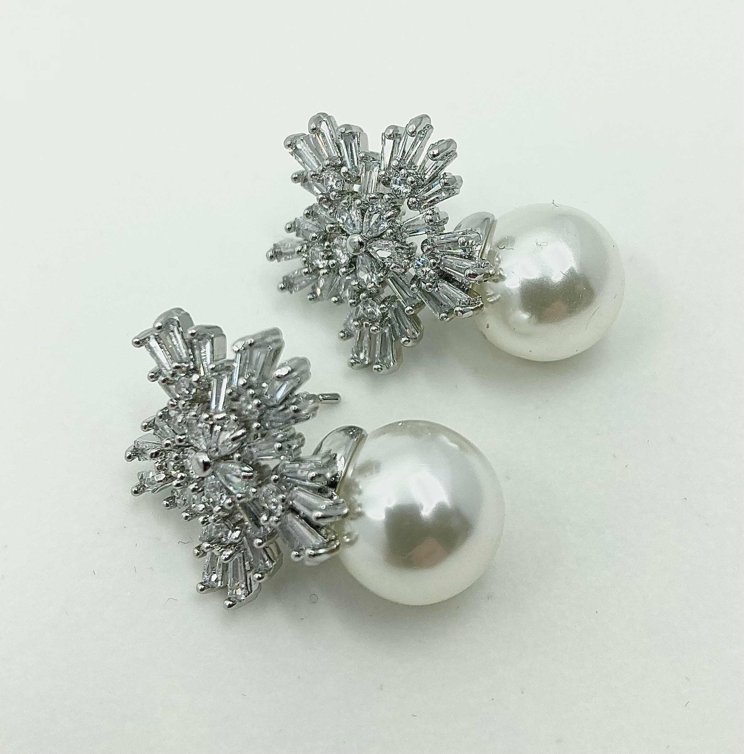 ピアス GANISONG Bridal Pearl Snowflake Earrings Black Snowflake Pearl Earrings, CZ and Pearl Stud Wedding Earrings