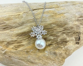 Collier pendentif CZ Pearl, collier Pearl Snowflake, collier Firework Pearl, cadeau pour elle.