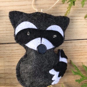 Raccoon Handmade Ornament Felt Raccoon 3&quot; Christmas Soft Cute Felt Ornament Stuffed Raccoon Woodland Forest Grey Nature Primitive Holiday