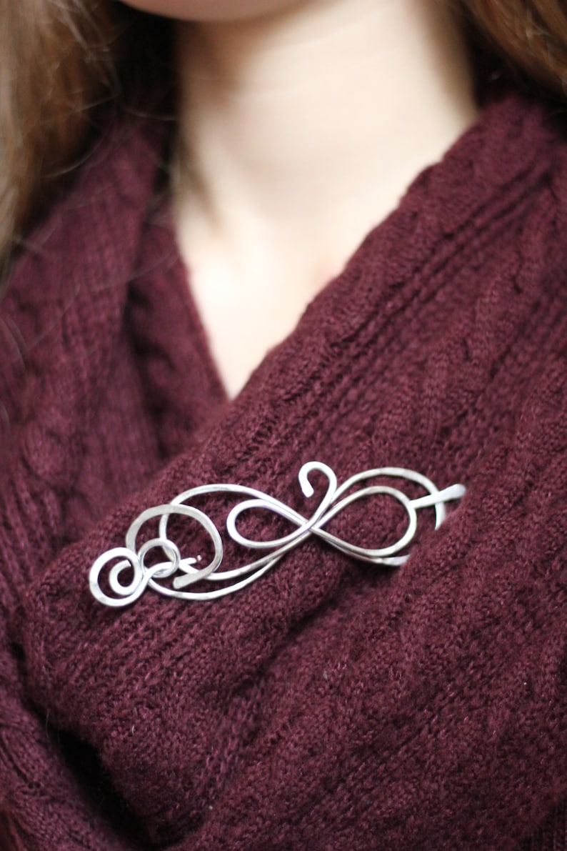 Beautiful Figure 8 shawl pin, sweater clip, silver brooch, scarf close, infinity hair slide, unique design, gift for her image 2