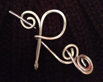 Initial pin brooch for crochet and knitwear, capital letter, personalised gift, handmade handwriting jewelry