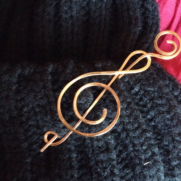 Treble clef pin, copper brooch, music pin, choir pin, orchestra pin, shawl pin, handmade gift for music lovers, teacher gift