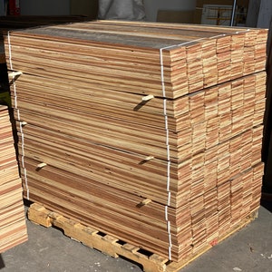 Bulk (wholesale) reclaimed wood planks