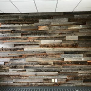 Reclaimed wood accent wall planks