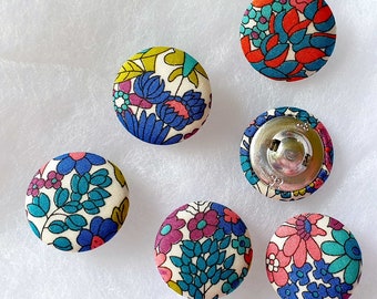 5 Liberty fabric covered buttons - Margaret