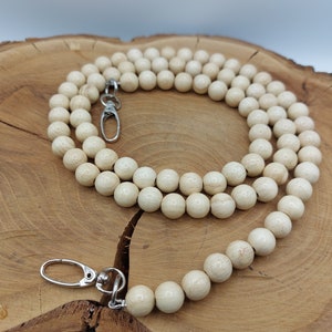 Handykette aus Holzperlen in Beige