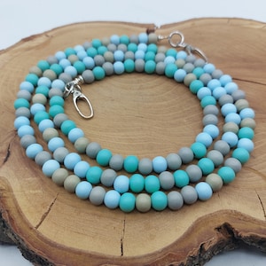 Handykette aus Holzperlen in Pastell Hellblau, Petrol und Grau