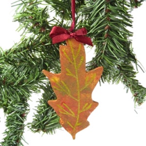 Oak Leaf Wooden Ornament, Autumn-Inspired Ornaments, Wooden Leaf Decoration, Oak Leaf, Autumn Ornament, Nature-Themed Oak Decoration