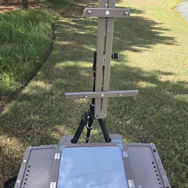 Caballete THE FEATHER LITE: ligero, resistente al agua y diseñado para pintar al aire libre.