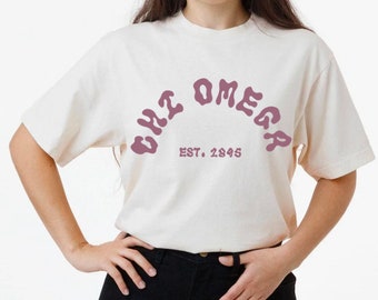 T-shirt épais à épaules tombantes Chi Omega | FABRIQUÉ AUX ÉTATS-UNIS