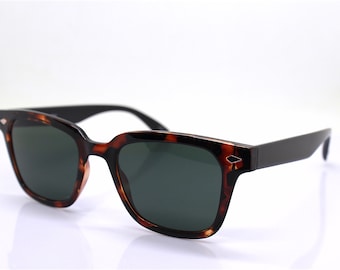 ECKIGE HERREN-SONNENBRILLE für Damen, klassische Brille im Retro-Vintage-Stil, schwarzer Schildpattrahmen, grüne G15-Gläser, hochwertige, in Italien hergestellte Sonnenbrille