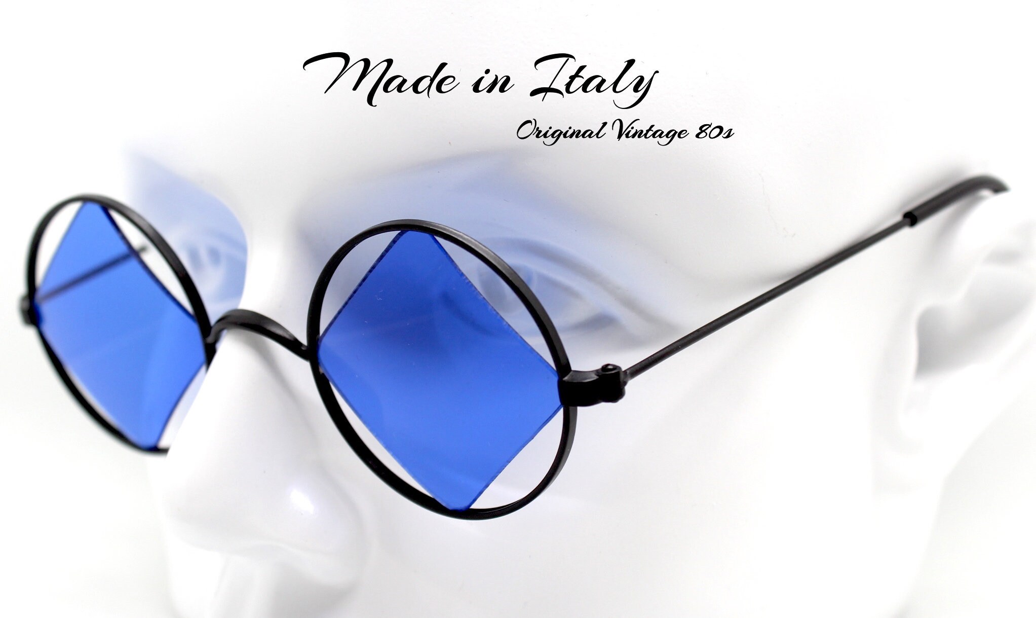 Occhiali da sole tondi vintage nero opaco lente blu a rombo arlecchino,  Sunglasses round hippie matt black blue lens to rumble Made in Italy