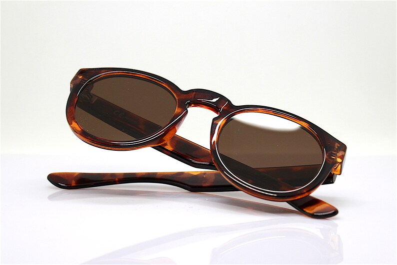 MADE IN ITALY oval round classic sunglasses man woman tortoise brown frame brown lens Occhiali da sole uomo donna rotondo tartarugato