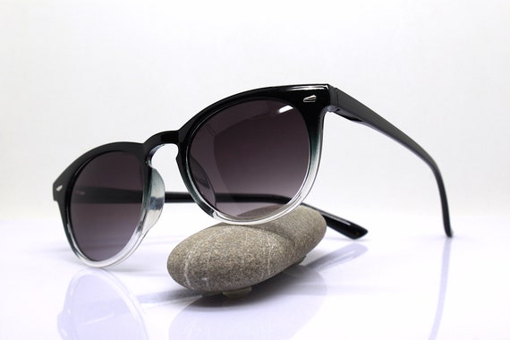Classic round oval sunglasses man woman black tra… - image 8