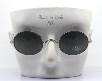 MADE IN ITALY Original Vintage 80er Jahre minimalistische ovale Sonnenbrille Mann Frau Metall Silberrahmen grau/grüne Gläser aus gehärtetem Glas Hippie-Stil
